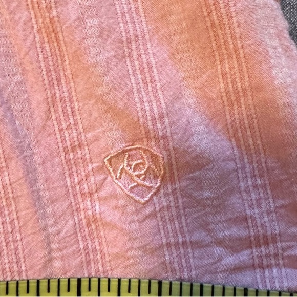 Ariat women’s fitted western style with flower embroidery dark pearl snaps - Picture 10 of 13